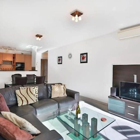 Charming Two-Bedroom Apartment With Balcony And Garage By The Marina Антіб Екстер'єр фото